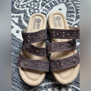 Women’s size 6.5 Earth Spirit Sandals